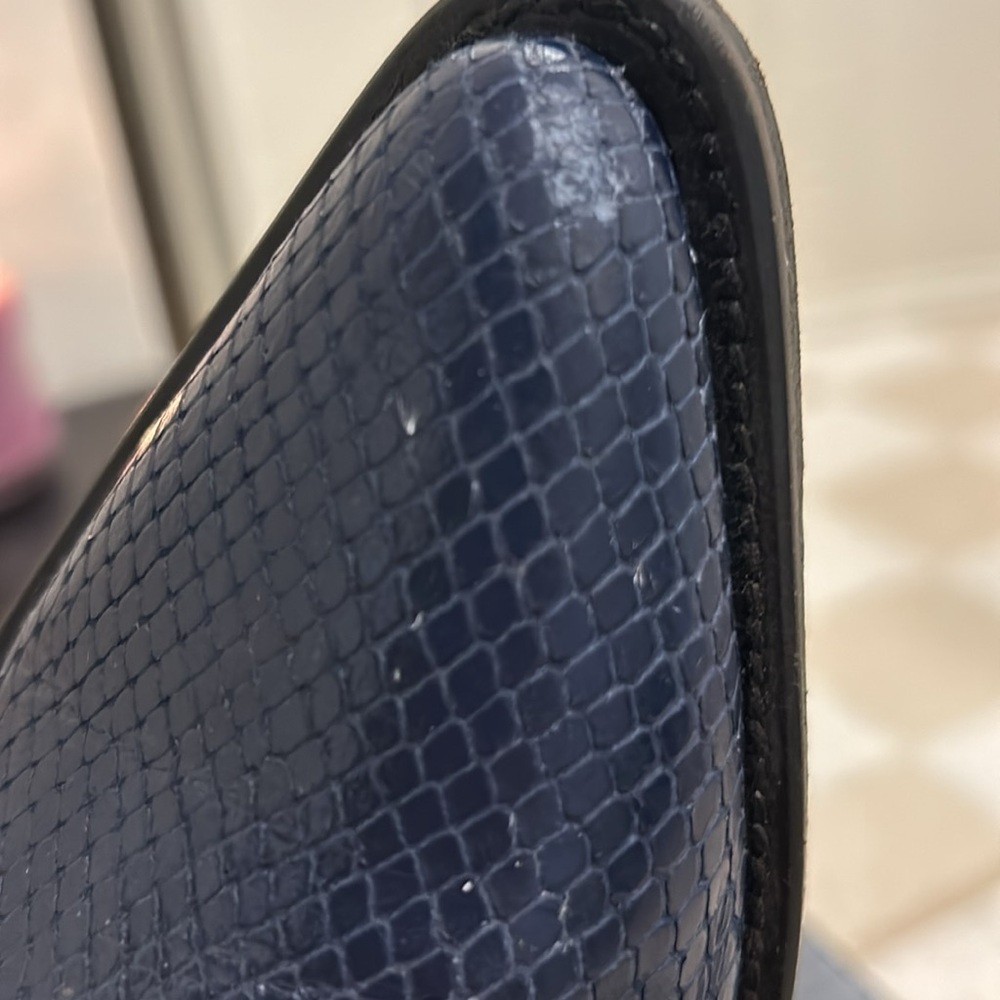 Chloe Elegant Blue Textured Shoes - Picture 12 of 15